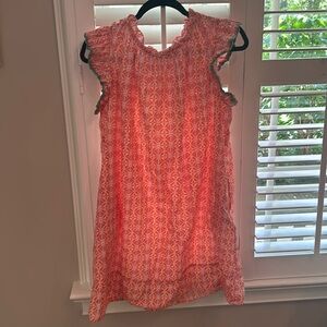Pretty sundress. Could fit M/L. Breathable.